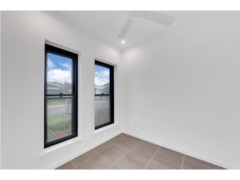 37 Edge Court, Manoora QLD 4870