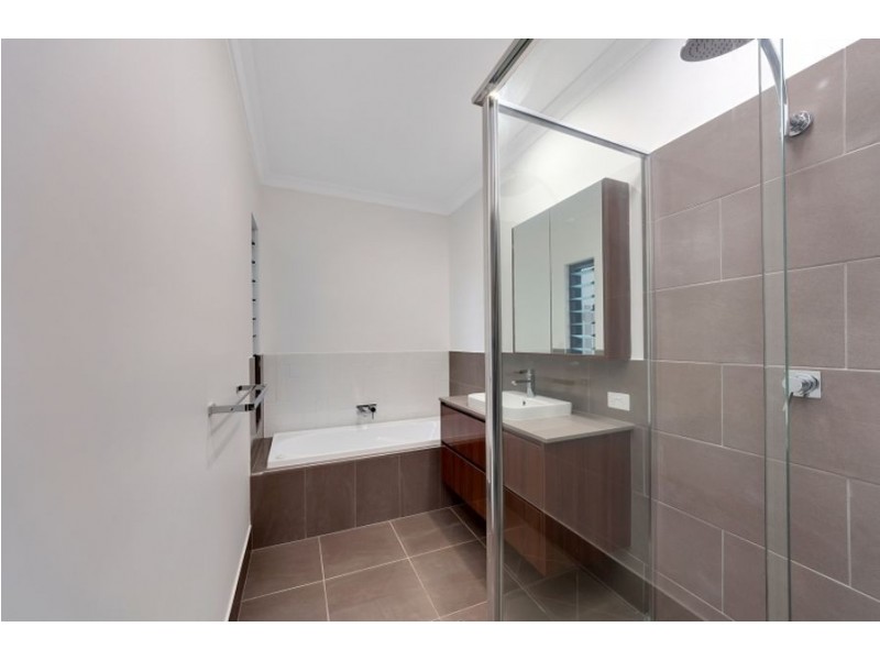 37 Edge Court, Manoora QLD 4870