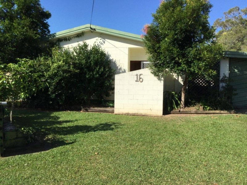 16 Loretta Avenue, Woree QLD 4868