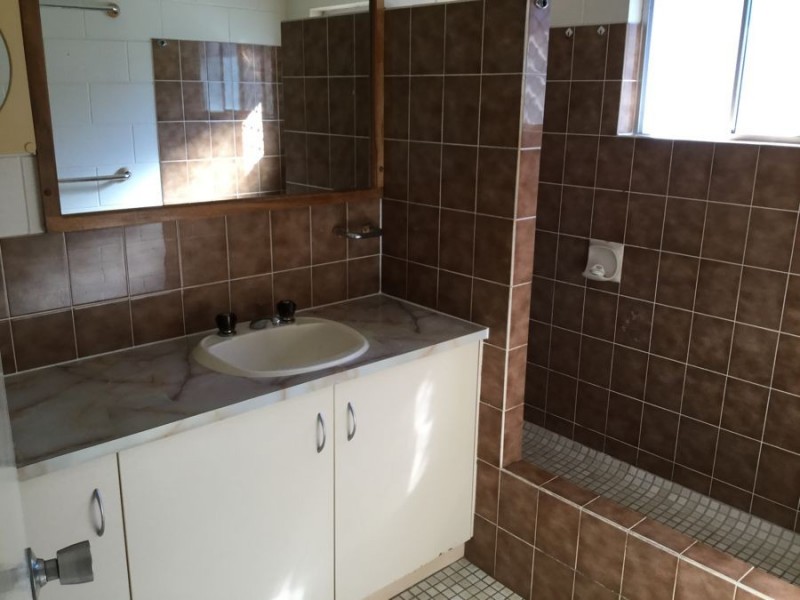 16 Loretta Avenue, Woree QLD 4868