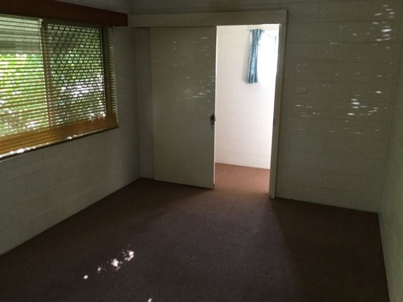 16 Loretta Avenue, Woree QLD 4868