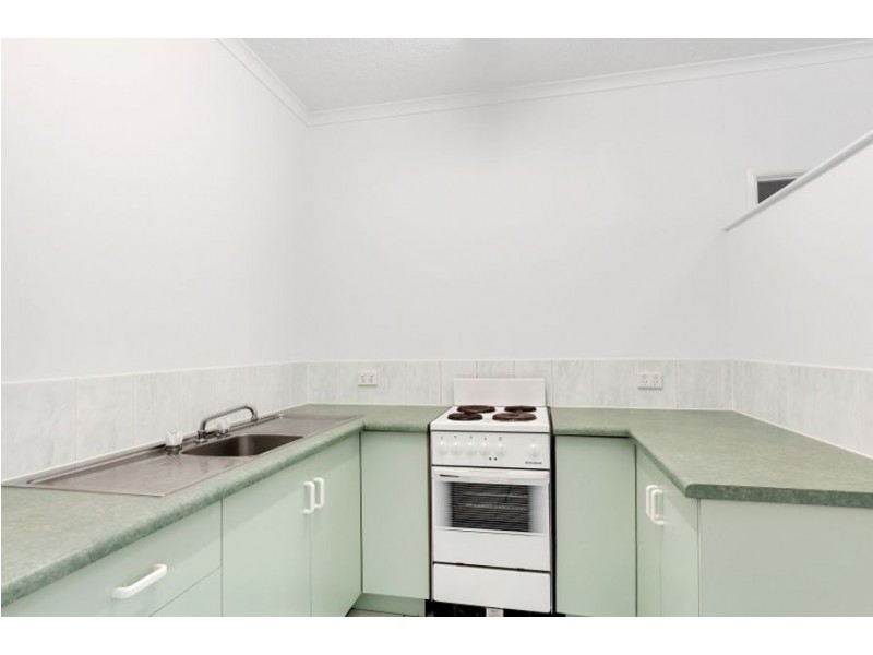 18/4-5 Hollett Street, Manunda QLD 4870
