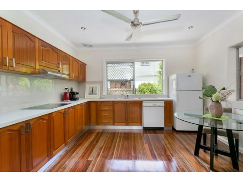 9 Mona Street, Whitfield QLD 4870
