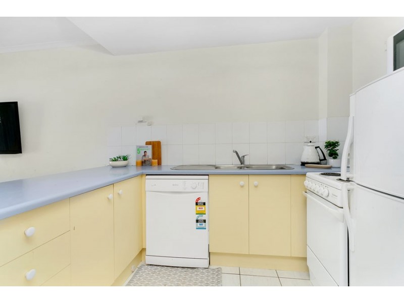 8/531 Varley Street, Yorkeys Knob QLD 4878