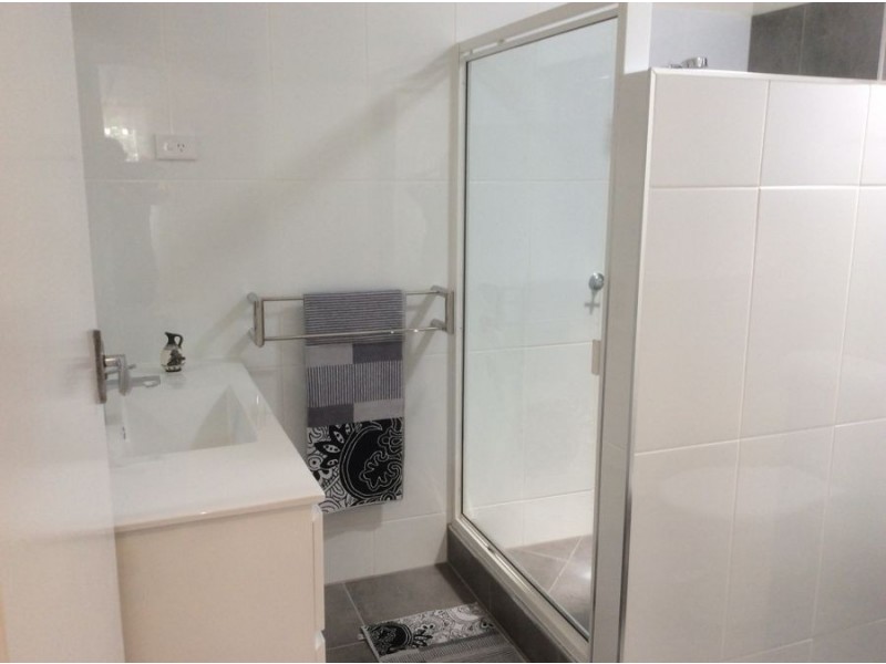 2/123 Greenslopes Street, Edge Hill QLD 4870