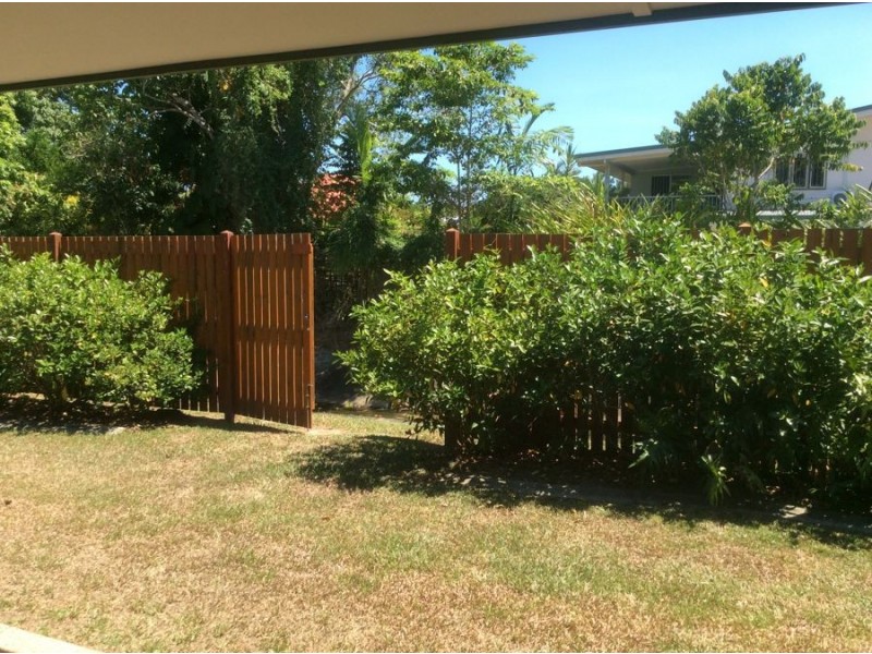 2/123 Greenslopes Street, Edge Hill QLD 4870