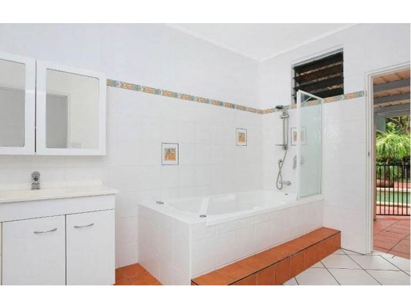 239 McManus Street, Whitfield QLD 4870