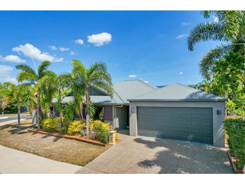18 Moojeeba Way, Trinity Park QLD 4879