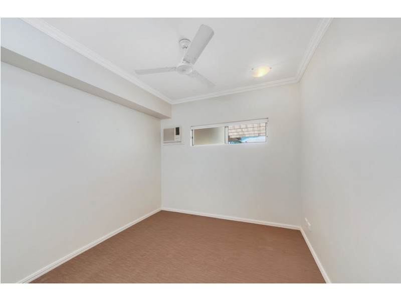 17/304 Lake Street, Cairns North QLD 4870