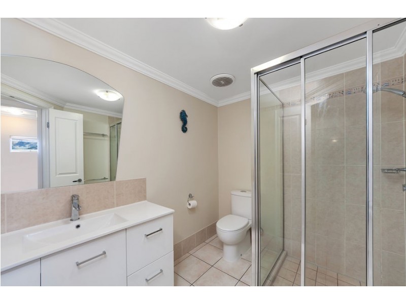 17/304 Lake Street, Cairns North QLD 4870