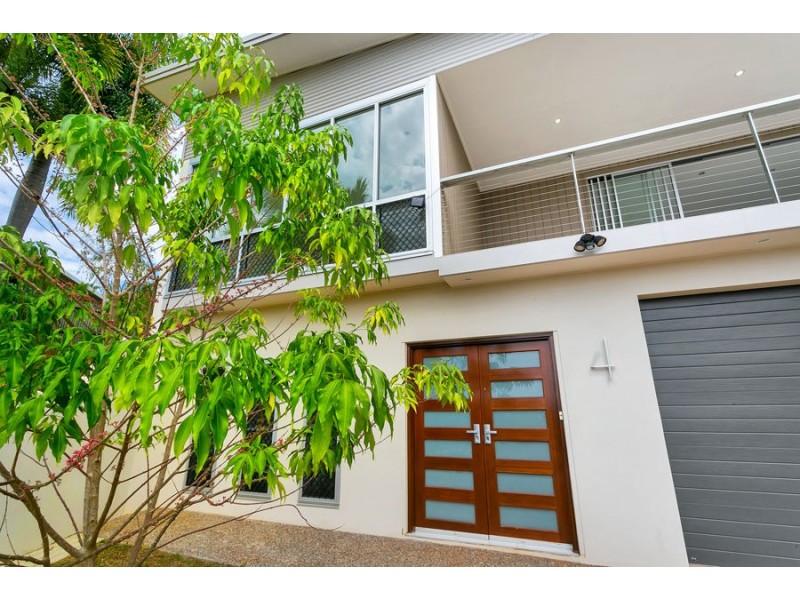 4 Torazzi Place, Mooroobool QLD 4870
