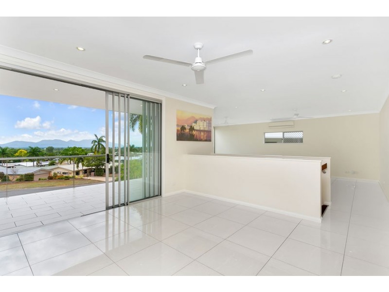 4 Torazzi Place, Mooroobool QLD 4870