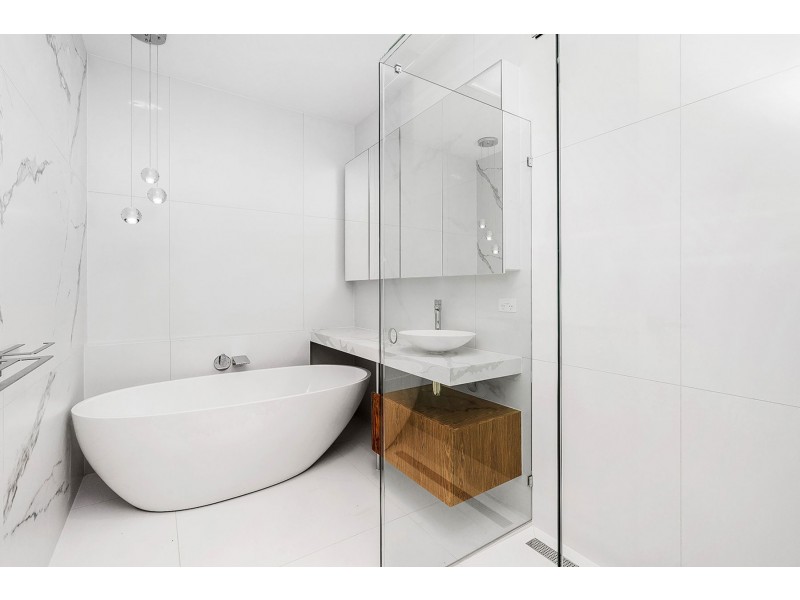 1A Rayern Court, Bentleigh East VIC 3165