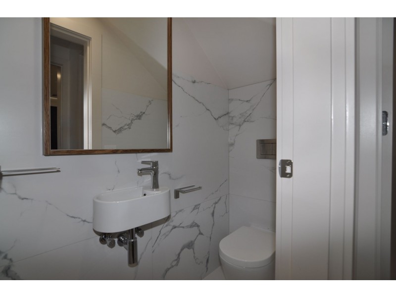 1A Rayern Court, Bentleigh East VIC 3165