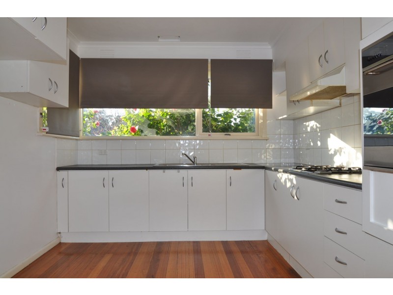 24 Greendale Road, Bentleigh East VIC 3165