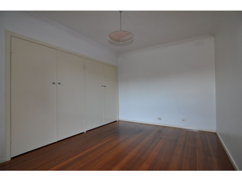 24 Greendale Road, Bentleigh East VIC 3165