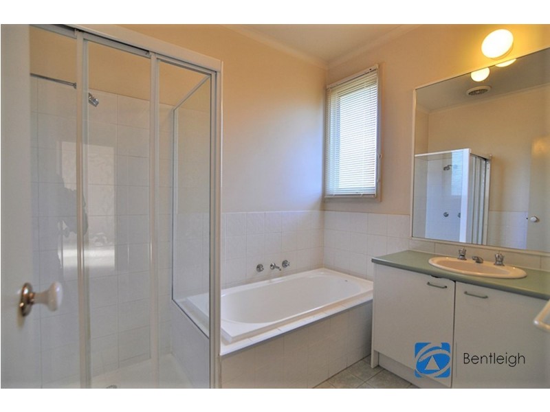 3/2 Garden Road, Bentleigh East VIC 3165