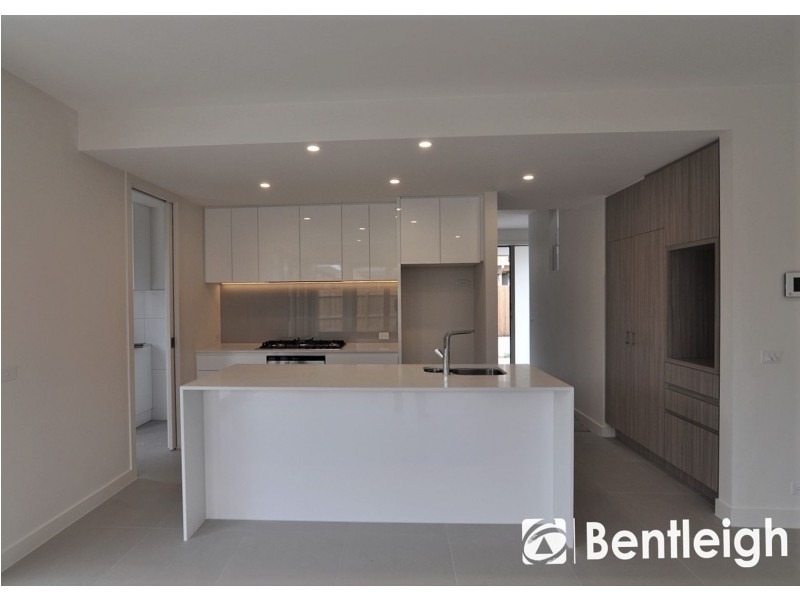 2/33 Browns Road, Bentleigh East VIC 3165