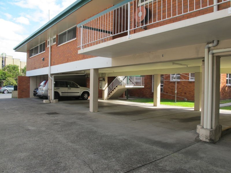 1/2 Carl Street, Woolloongabba QLD 4102