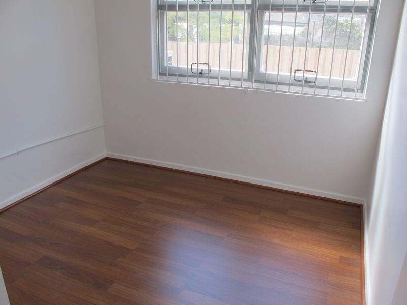 1/2 Carl Street, Woolloongabba QLD 4102