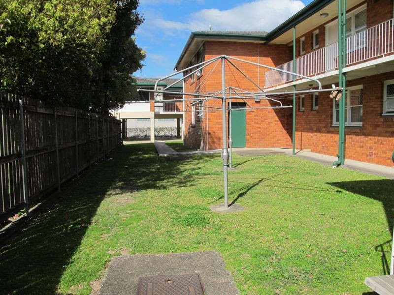 1/2 Carl Street, Woolloongabba QLD 4102