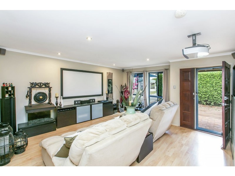 40 Boronia Avenue, Daisy Hill QLD 4127