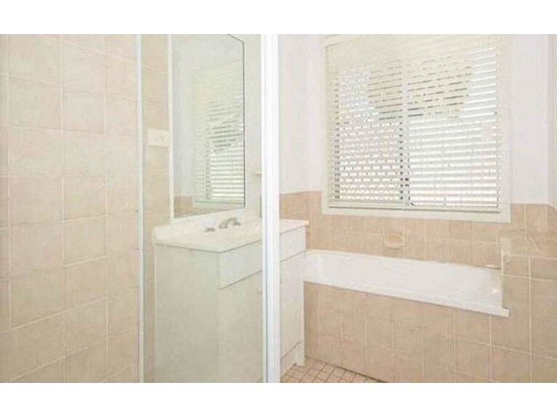 8 Tiaro Close, Durack QLD 4077
