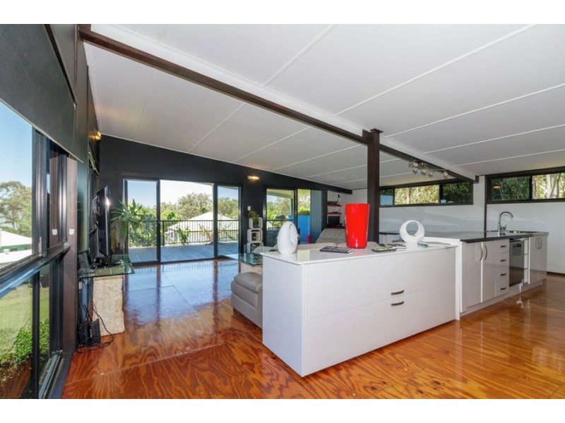 3 Kim Crescent, Macleay Island QLD 4184