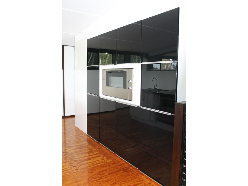 3 Kim Crescent, Macleay Island QLD 4184