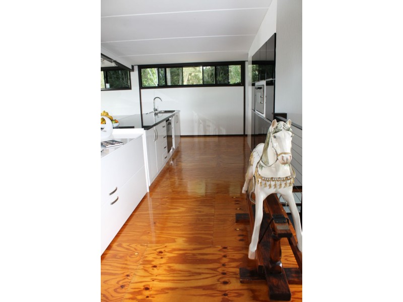3 Kim Crescent, Macleay Island QLD 4184