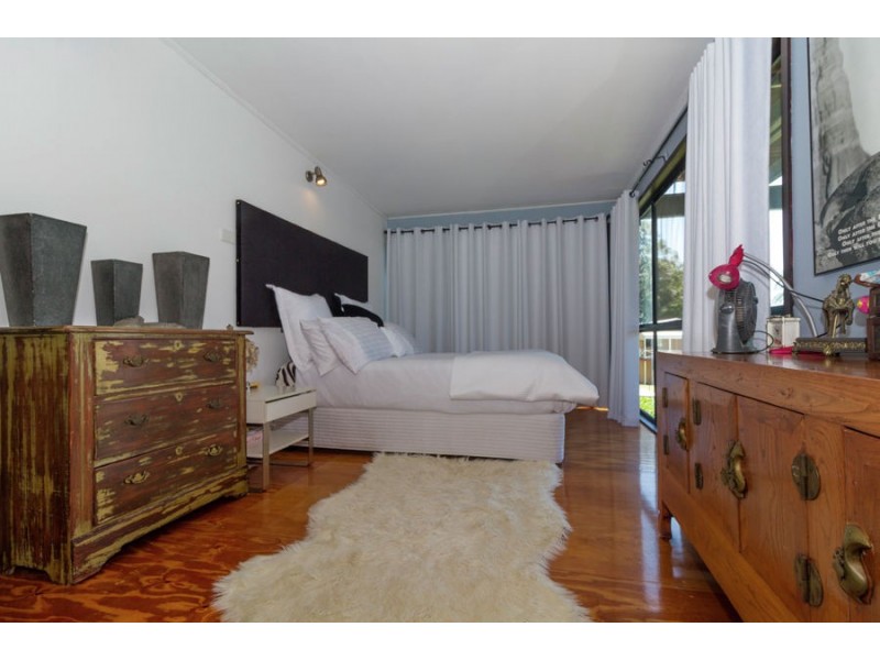 3 Kim Crescent, Macleay Island QLD 4184