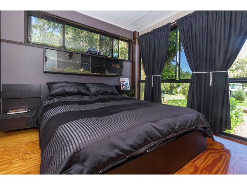 3 Kim Crescent, Macleay Island QLD 4184