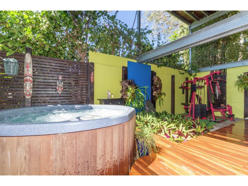 3 Kim Crescent, Macleay Island QLD 4184
