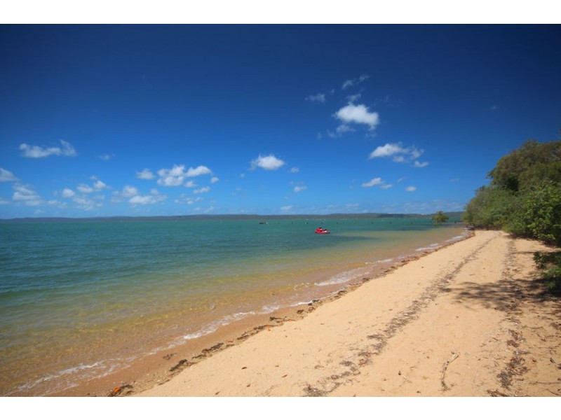 3 Kim Crescent, Macleay Island QLD 4184