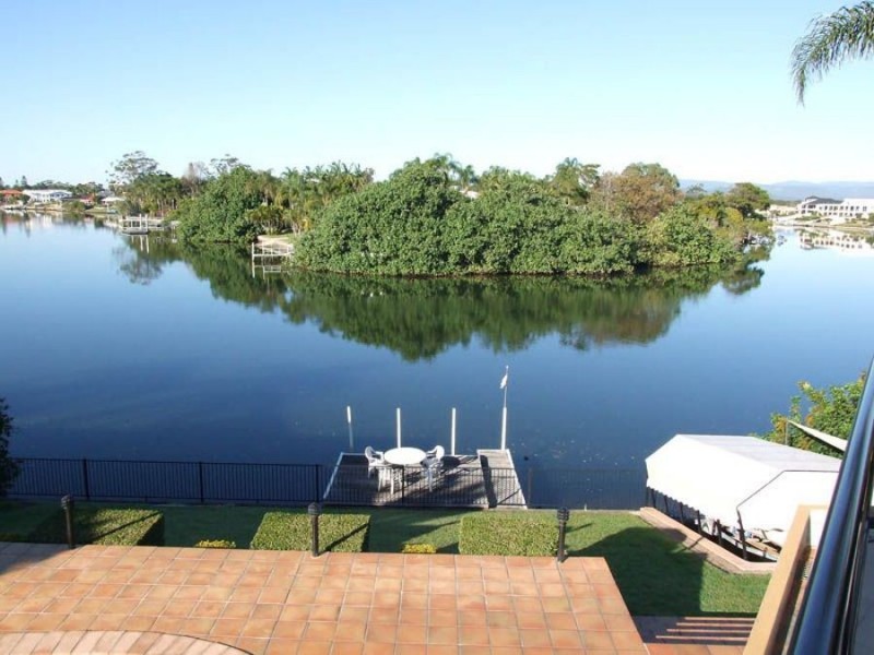 17 Donegal Crescent, Bundall QLD 4217
