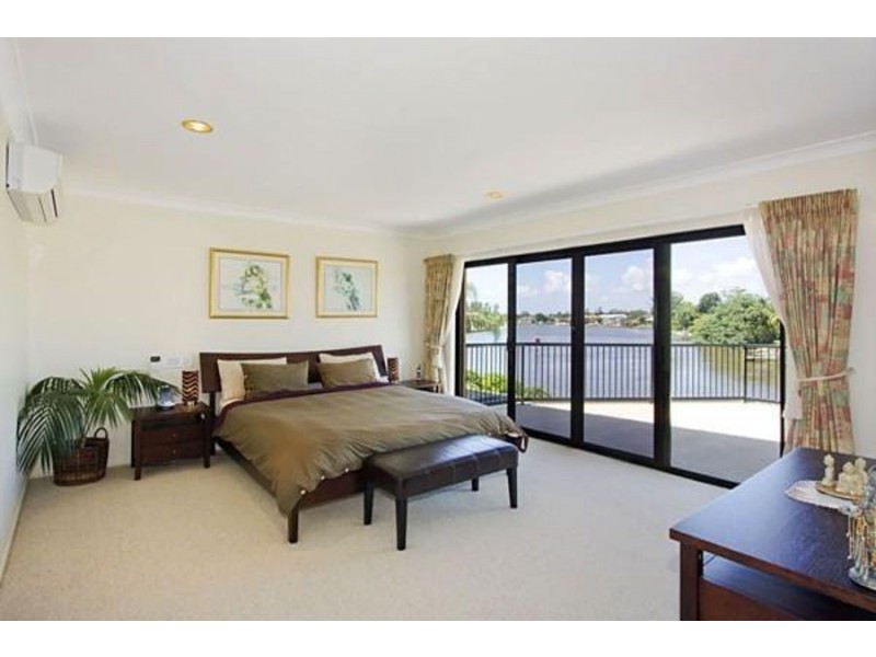 17 Donegal Crescent, Bundall QLD 4217