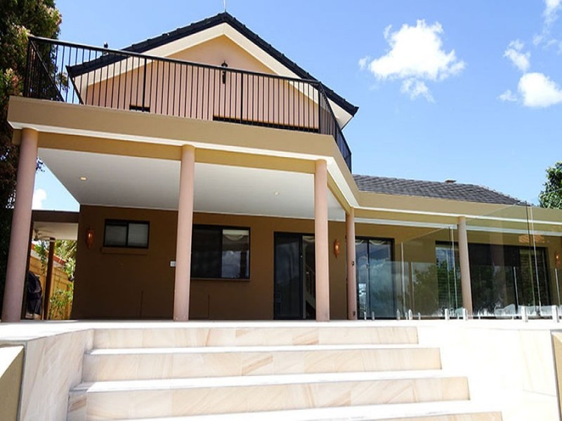 17 Donegal Crescent, Bundall QLD 4217