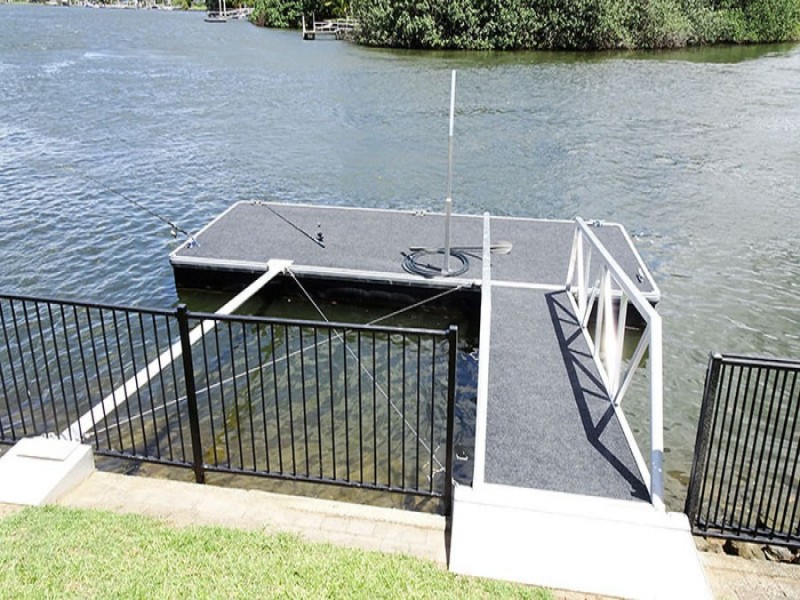 17 Donegal Crescent, Bundall QLD 4217