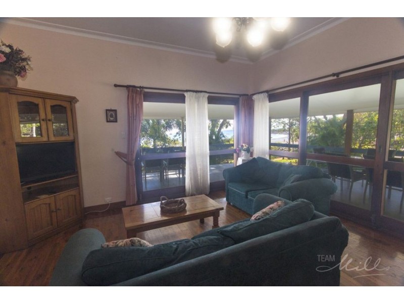 30 Kim Crescent, Macleay Island QLD 4184