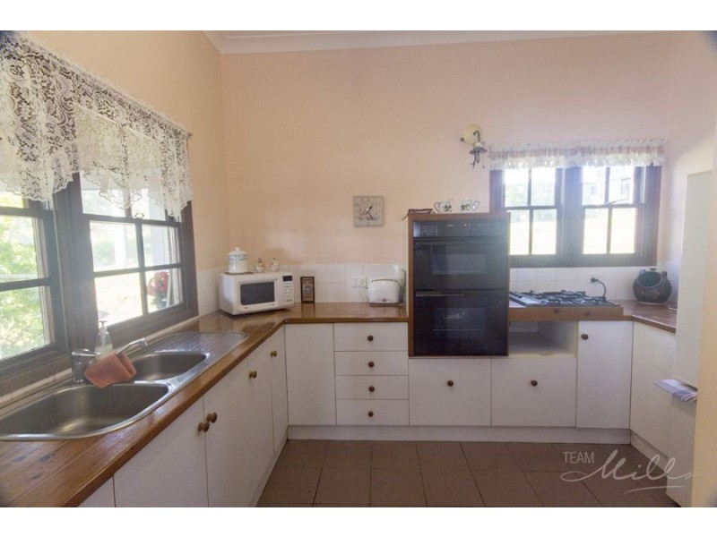 30 Kim Crescent, Macleay Island QLD 4184