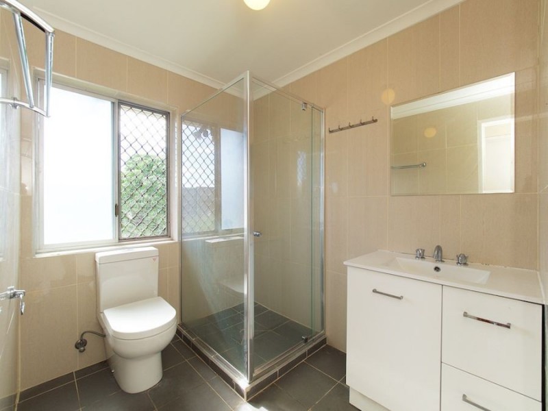 24 Endsleigh Street, Macgregor QLD 4109