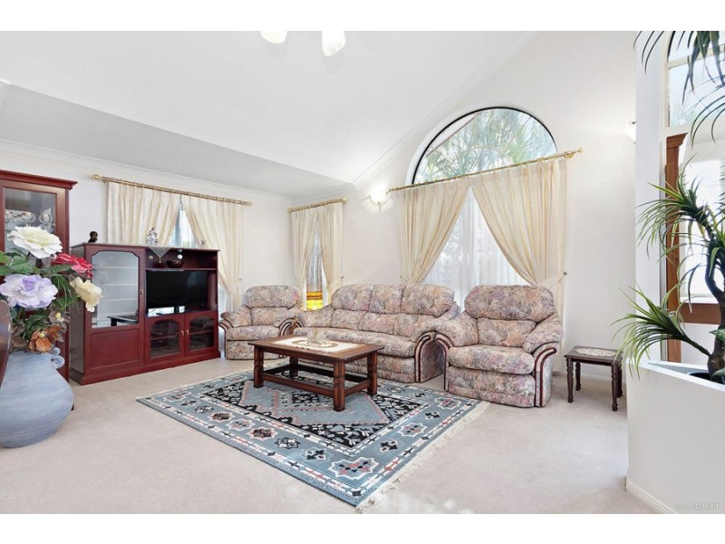 42 Daffodil Crescent, Calamvale QLD 4116