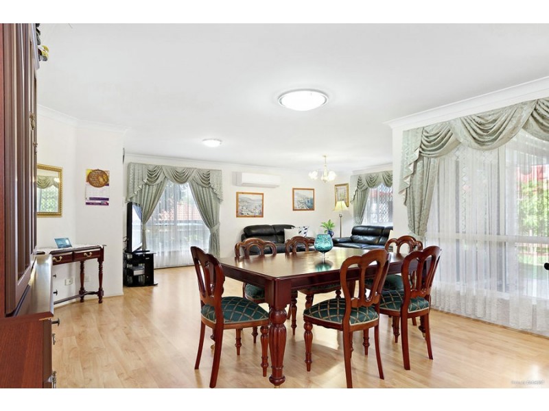 42 Daffodil Crescent, Calamvale QLD 4116