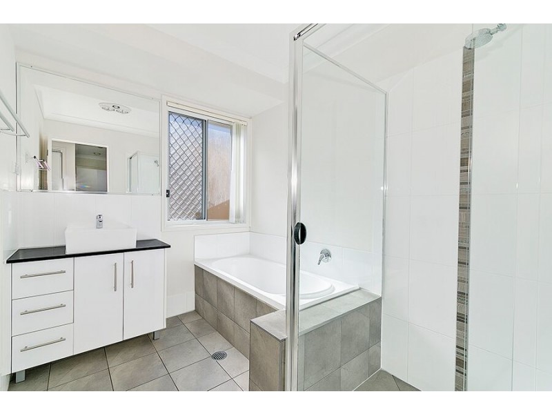 14 CORNELIUS DR, Augustine Heights QLD 4300