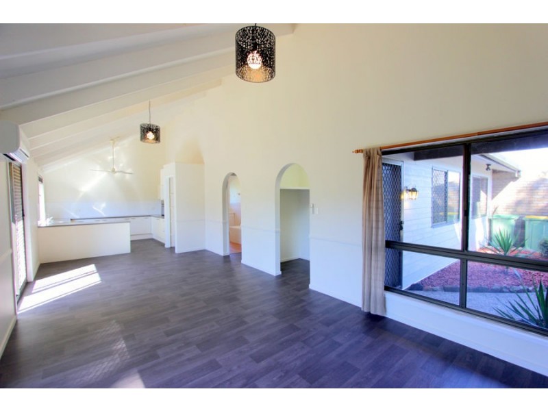 2 Reerden Street, Collingwood Park QLD 4301