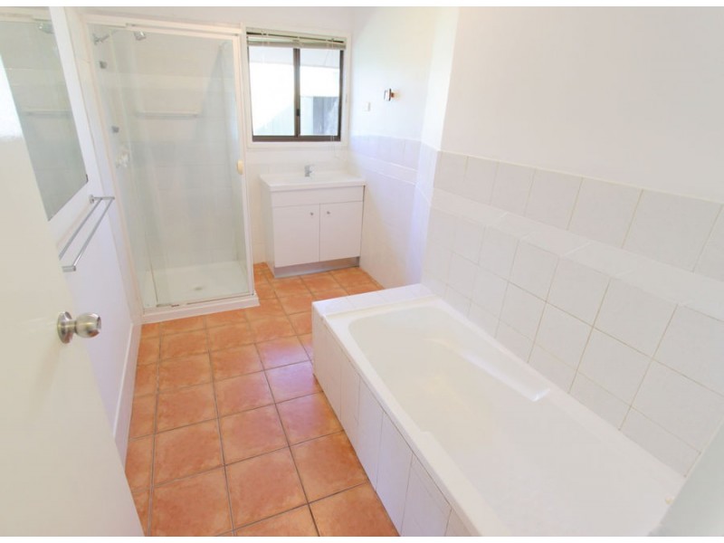 2 Reerden Street, Collingwood Park QLD 4301