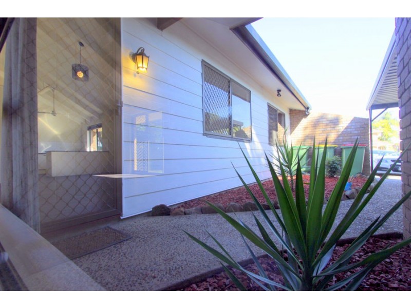 2 Reerden Street, Collingwood Park QLD 4301