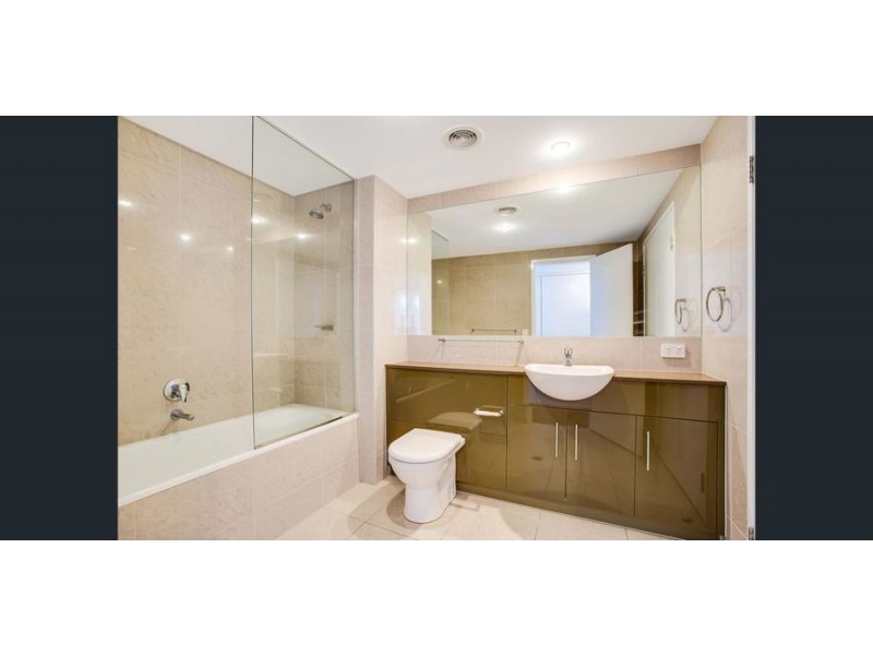 Swell Resort – 1 Ocean Street, Burleigh Heads QLD 4220