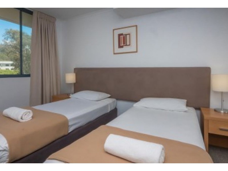 Swell Resort – 1 Ocean Street, Burleigh Heads QLD 4220