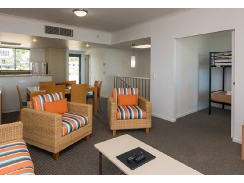 Swell Resort – 1 Ocean Street, Burleigh Heads QLD 4220